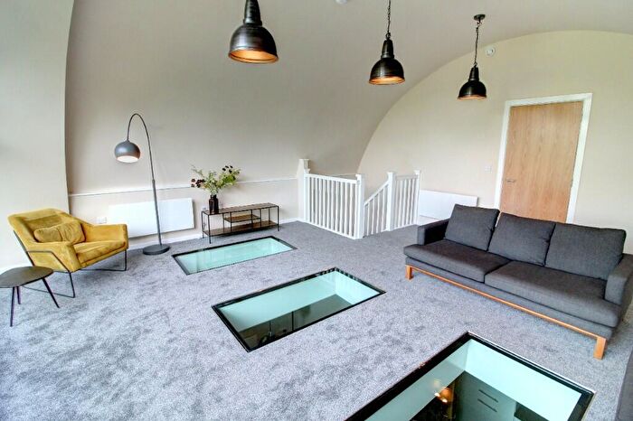 2 Bedroom Apartment To Rent In Raven Road, Gateshead, Tyne And Wear, NE8