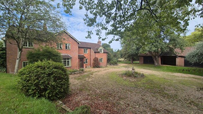4 Bedroom Detached House To Rent In Lavington Road, Potterne, Devizes, Wiltshire, SN10