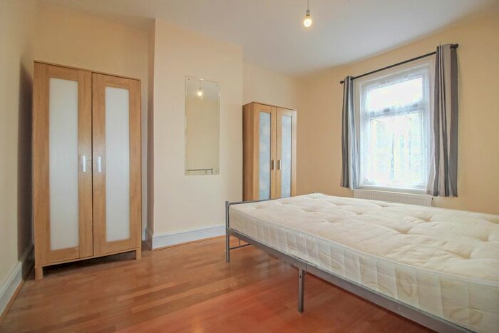 1 Bedroom Maisonette To Rent In High Road, Harrow Weald, Harrow, HA3