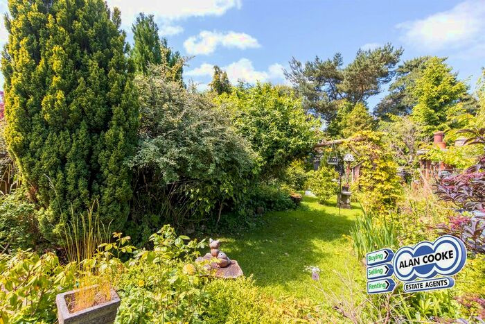 2 Bedroom Detached Bungalow For Sale In Primley Park Grove, Alwoodley, Leeds, LS17