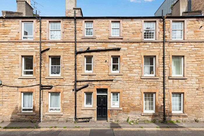 3 Bedroom Flat For Sale In / Horne Terrace, Edinburgh, EH11