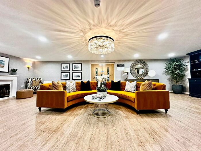 1 Bedroom Flat For Sale In Northwich Road, Knutsford, WA16