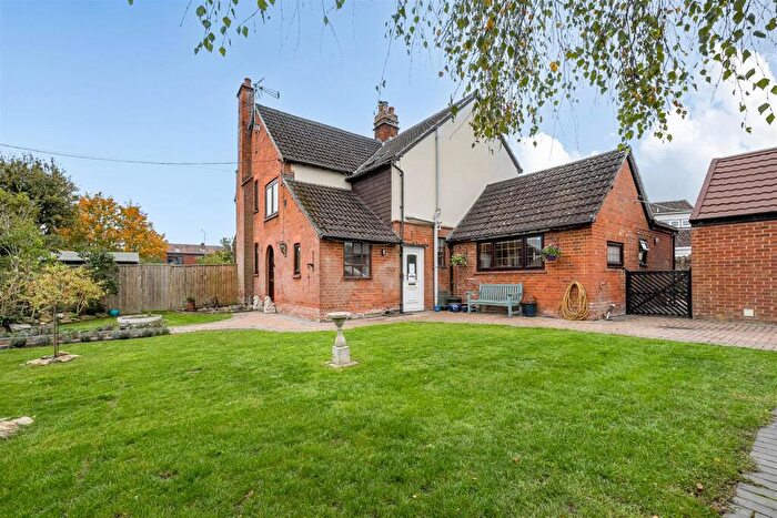 4 Bedroom Detached House For Sale In Martins Road, Keevil, BA14