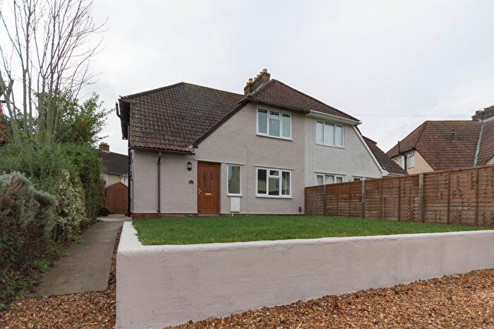 3 Bedroom Semi-Detached House To Rent In Macklin Road, Salisbury, SP2