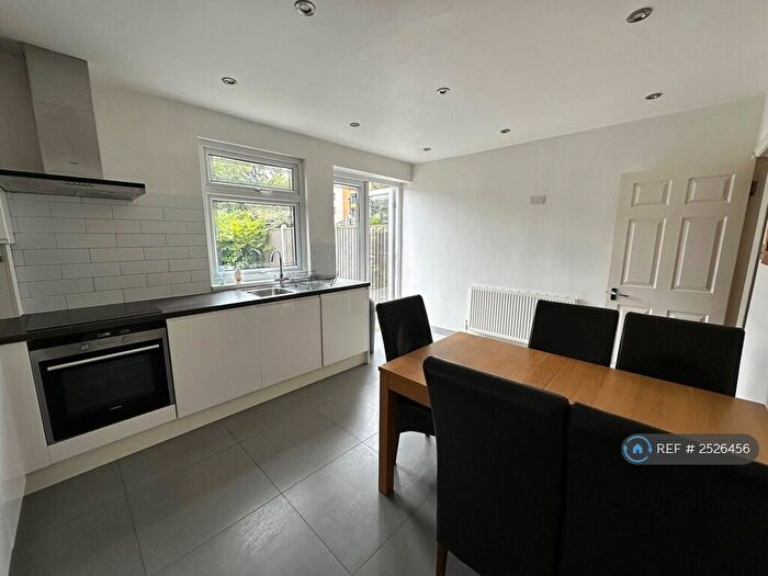 3 Bedroom Terraced House To Rent In Cahir Street, London, E14