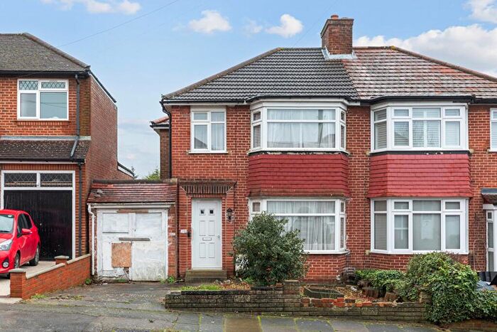 3 Bedroom House For Sale In Kynance Gardens, Stanmore, HA7