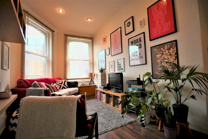 2 Bedroom Flat To Rent In Hornsey Road, London, N19