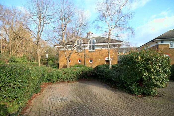 2 Bedroom Maisonette To Rent In St Josephs Vale, Blackheath, SE3