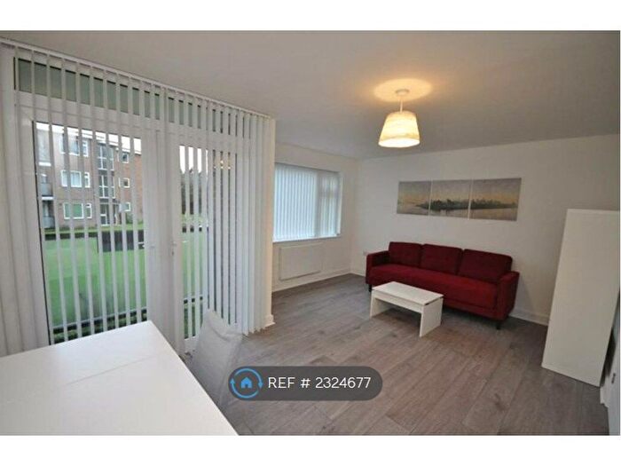 2 Bedroom Flat To Rent In Pine Court, Leamington Spa, CV32