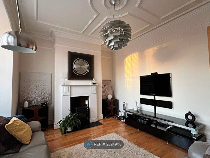 3 Bedroom Maisonette To Rent In Lucien Road, London, SW17