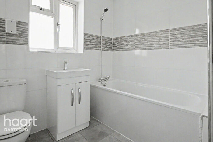 3 Bedroom End Of Terrace House To Rent In Joyce Green Lane, Dartford, DA1