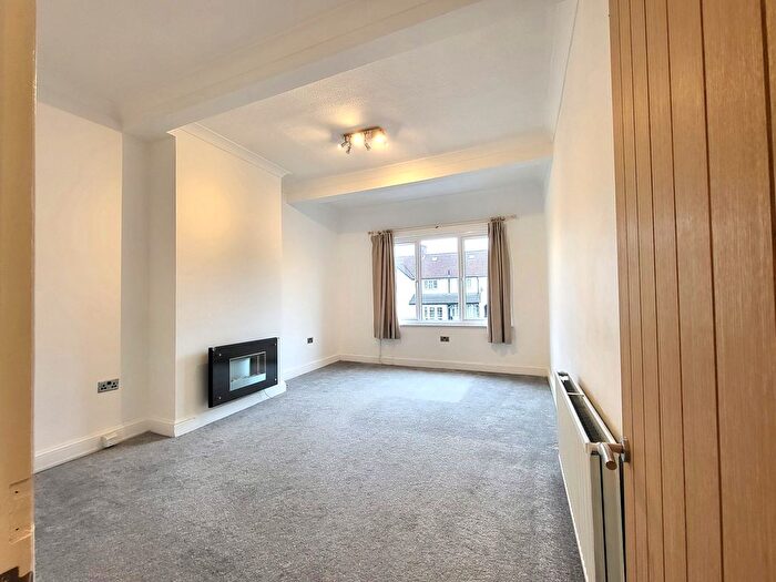 3 Bedroom Flat To Rent In St Albans Road, Watford, WD24