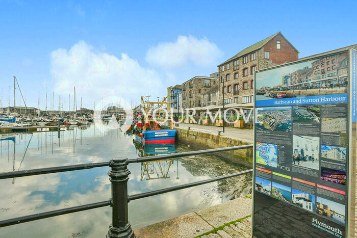 2 Bedroom Flat To Rent In Barbican Court, Plymouth, Devon, PL4