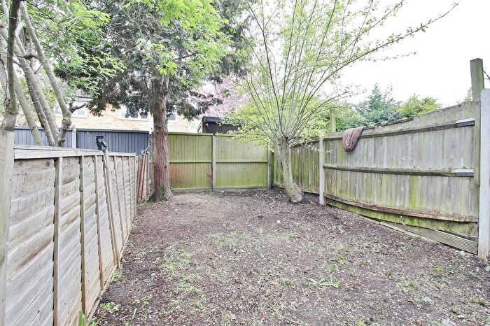 1 Bedroom End Of Terrace House To Rent In Heather Close, Isleworth, TW7