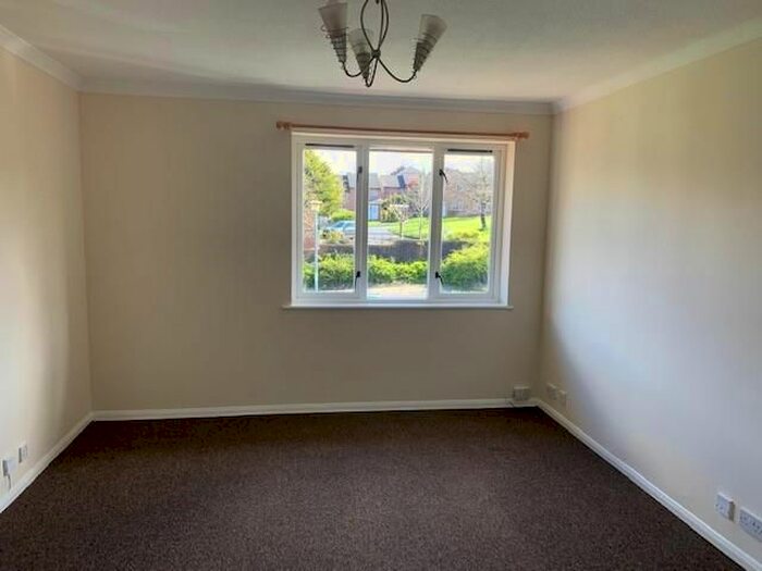 2 Bedroom Flat To Rent In Robson Grove, Glasgow, G42