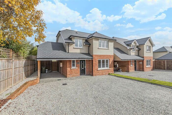 3 Bedroom Property To Rent In Clay Lane, Jacob's Well, Guildford, GU4