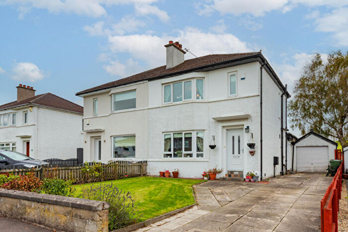 4 Bedroom Semi-Detached House For Sale In Kinpurnie Road, Paisley, Renfrewshire, PA1