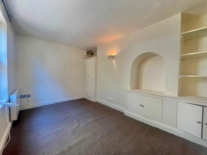 1 Bedroom Studio To Rent In Northcote Road, Rochester, ME2