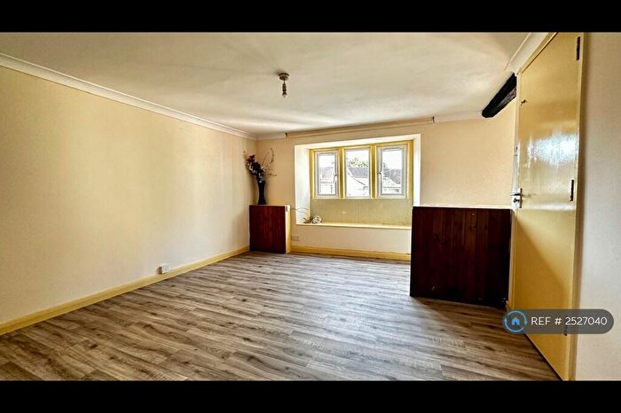 2 Bedroom Flat To Rent In Church Square, Midsomer Norton, Radstock, BA3