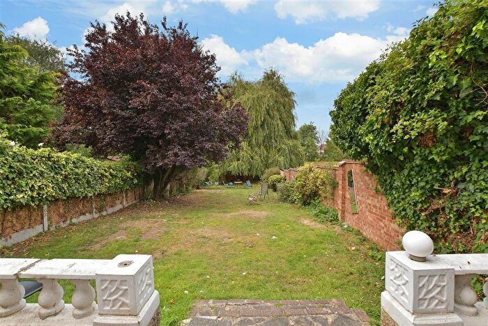 5 Bedroom Semi-Detached House For Sale In Edison Avenue, Hornchurch, Essex, RM12