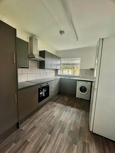 6 Bedroom House To Rent In Pine Road, Winton, Bournemouth, BH9