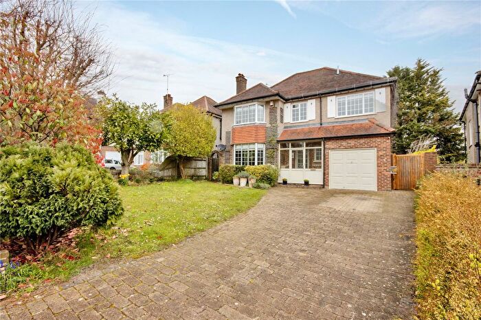 4 Bedroom Detached House For Sale In Braeside Close, Sevenoaks, Kent, TN13