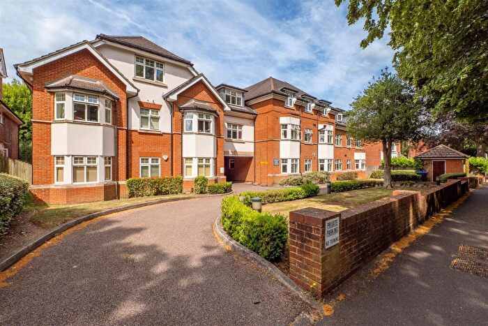 2 Bedroom Apartment To Rent In Albion Road, Sutton, SM2