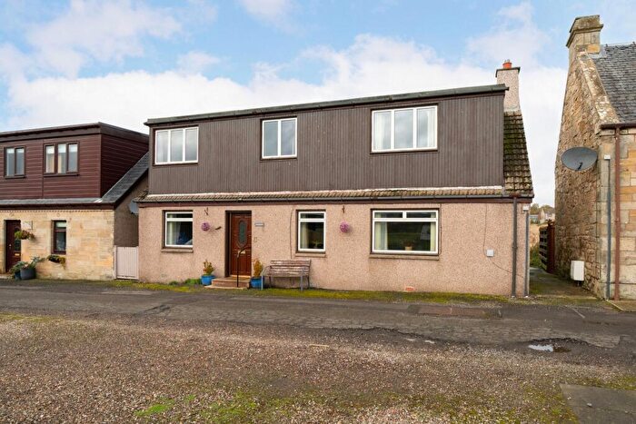 4 Bedroom Detached House For Sale In Makgill Row, Springfield, KY15