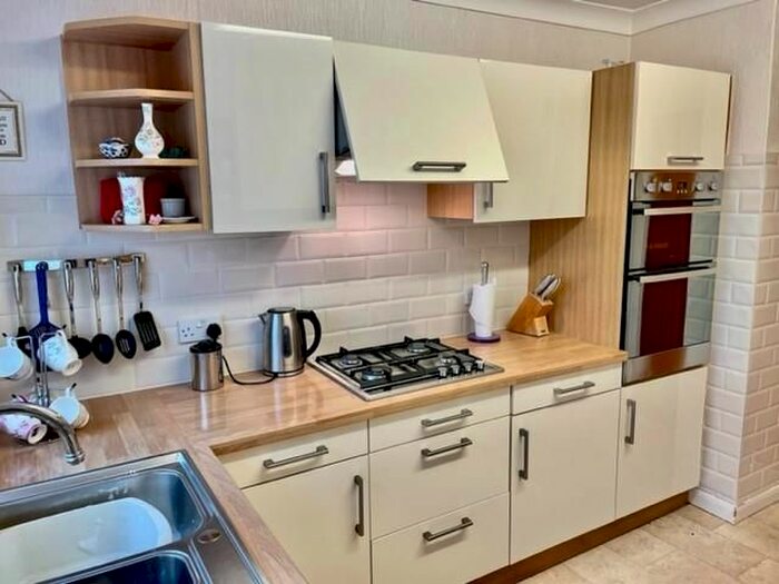 2 Bedroom Bungalow To Rent In Barcombe Heights, Preston, Paignton, TQ3