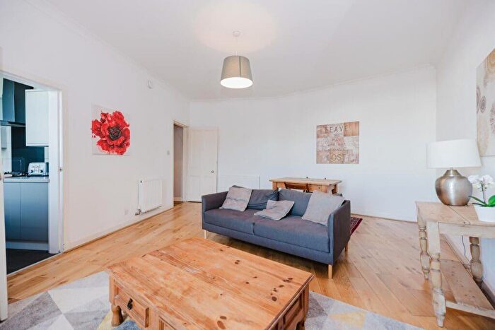 1 Bedroom Flat To Rent In L Meadowbank, Edinburgh, EH8