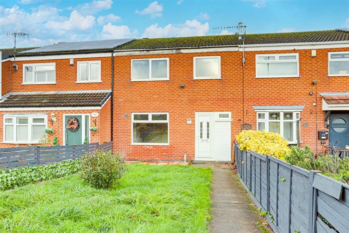 3 Bedroom Terraced House For Sale In Ridgeway Walk, Top Valley, Nottinghamshire, NG5