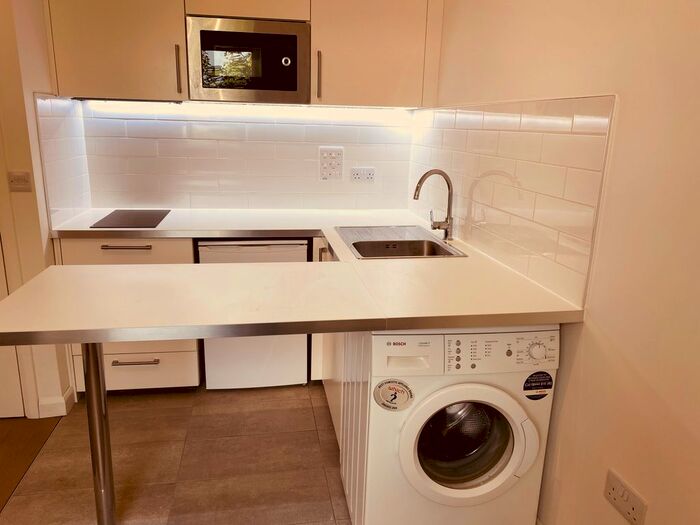 Studio To Rent In Holloway Road, Islington, N7