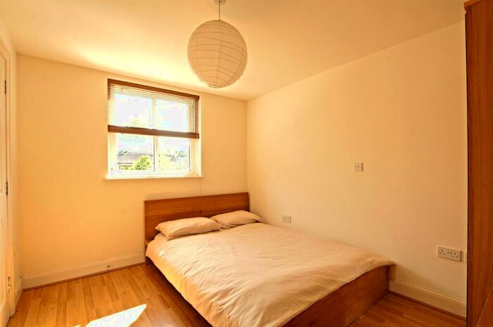 1 Bedroom Flat To Rent In Jeune Street St Clements, OX4