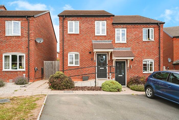 2 Bedroom Semi-Detached House For Sale In Ypres Way, Evesham, Worcestershire, WR11