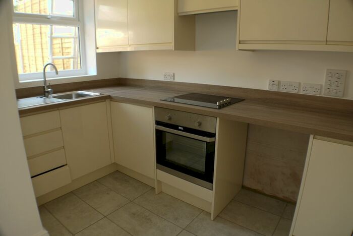 3 Bedroom Flat To Rent In Edmonton, London, N18