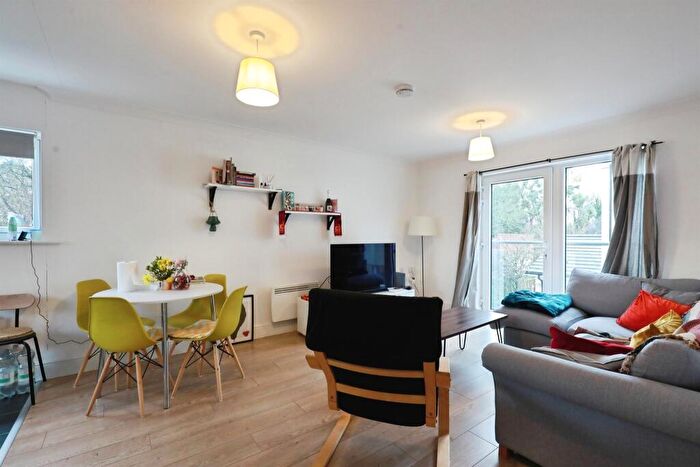 2 Bedroom Apartment For Sale In Tatler Close, Warwick, CV34