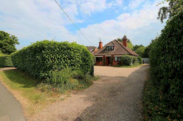 3 Bedroom Detached House For Sale In Broad Lane, Upper Bucklebury, RG7