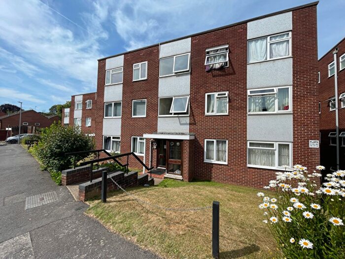 2 Bedroom Flat To Rent In The Shires, Luton, LU2
