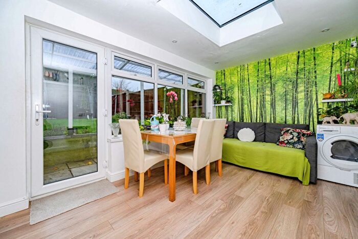 3 Bedroom Property To Rent In Cleves Road, Hemel Hempstead, HP2