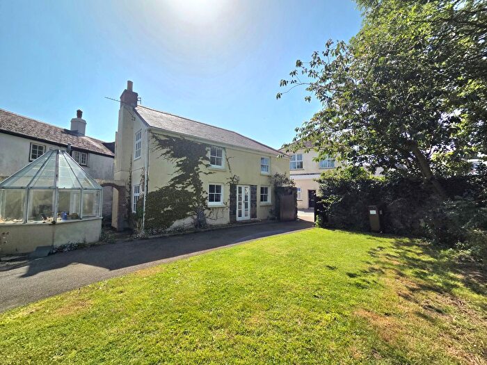 3 Bedroom Property To Rent In Churchtown, Helston, TR12