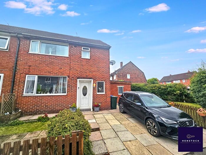 2 Bedroom Semi Detached House For Sale In York Road West, Alkrington, Middleton, Manchester, M24