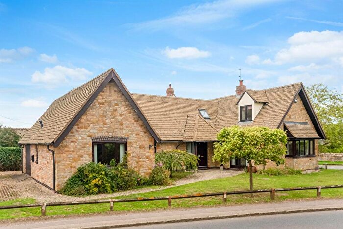 3 Bedroom Detached Bungalow For Sale In Darlingscott, Shipston-on-Stour, CV36