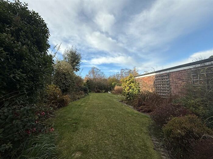 4 Bedroom Detached House For Sale In Primley Park Road, Alwoodley, LS17
