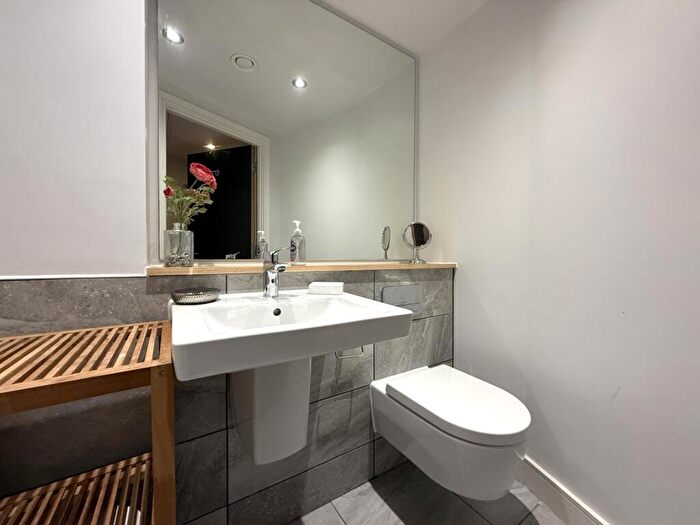 2 Bedroom Apartment To Rent In Cotton Street, Ancoats, Manchester, M4
