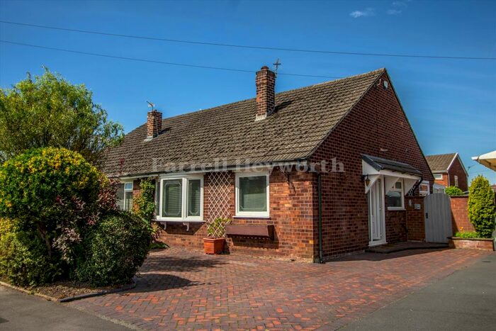 2 Bedroom Bungalow To Rent In Coniston Drive, Walton-Le-Dale, Preston, PR5