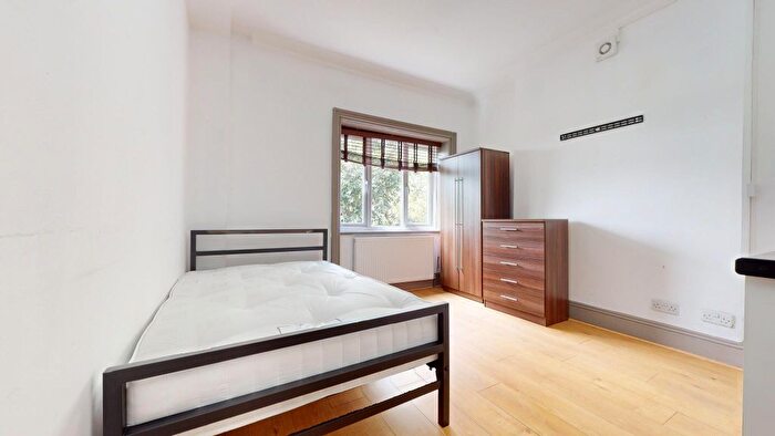 Studio To Rent In Finchley Road, London, NW3