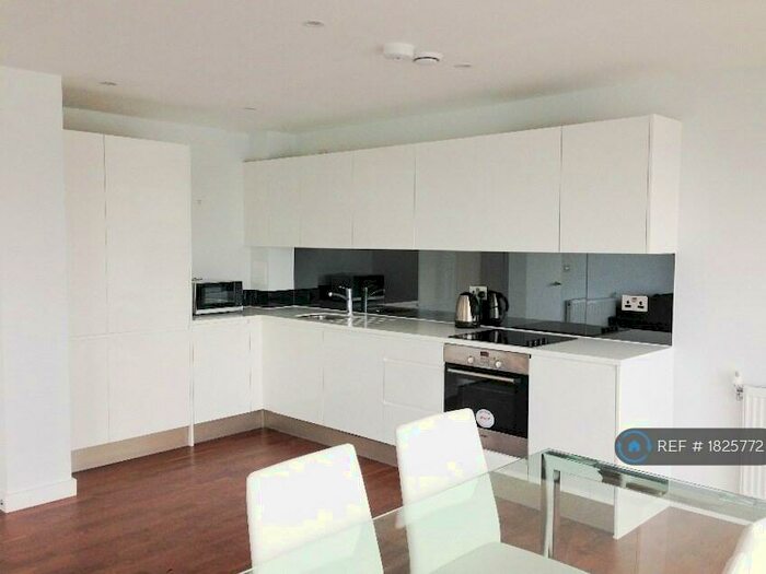 2 Bedroom Flat To Rent In Wharf Street, London, SE8