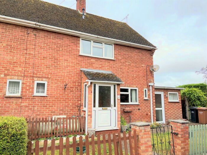 2 Bedroom Semi-Detached House For Sale In Claverton Estate, Stoulton, Worcester, WR7