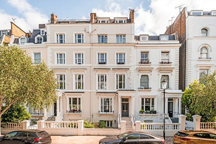 1 Bedroom Flat To Rent In Pembridge Crescent, Notting Hill, W11
