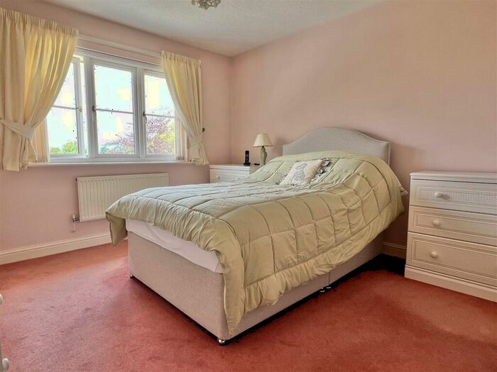 4 Bedroom Detached House For Sale In Newbery Close, Axminster, EX13
